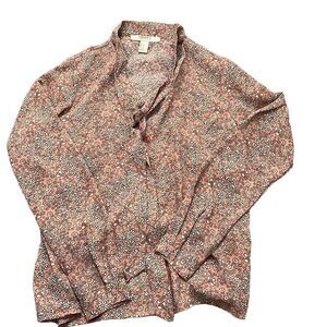 Forever 21 Contemporary‎ Pink Floral Blouse with Tie Neck Size Small